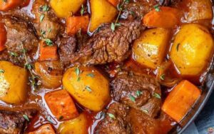 5 Segredos de Como Fazer Carne Estufada com Batatas Irresistível