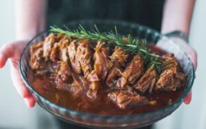 6 Truques de Como Fazer Carne Assada no Tacho com Cerveja Que Derrete na Boca