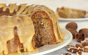 7 Passos de Como Fazer Bolo de Nozes com Doce de Leite